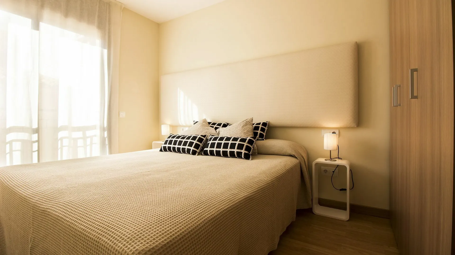 Apartamentos Elcano Cambrils